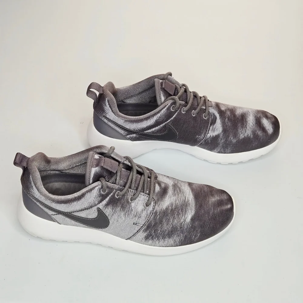 Nike women roshe